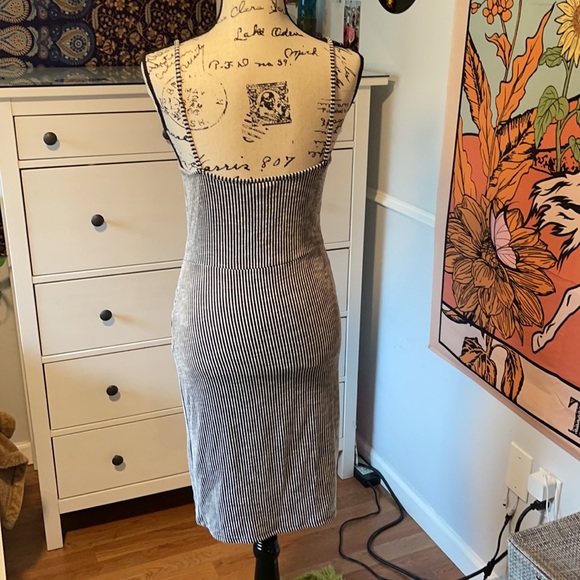 Striped midi Dress - Picture 2 of 3